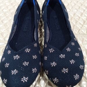 Rothys Black and Gold Patterned Flats